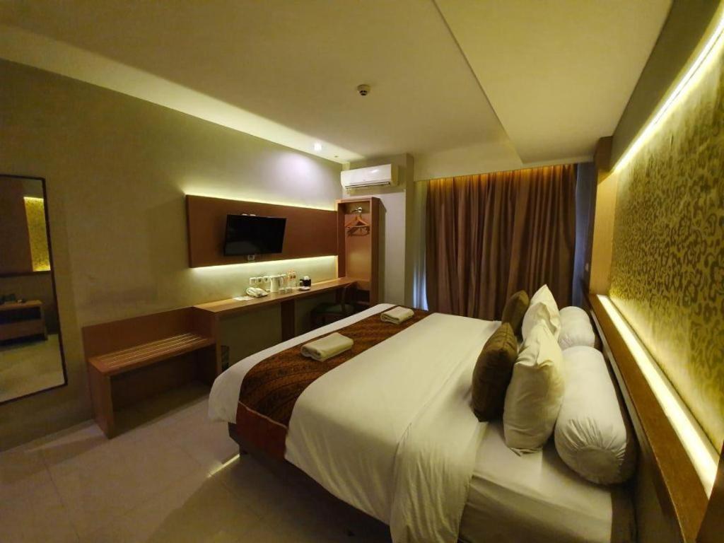 Loji Hotel