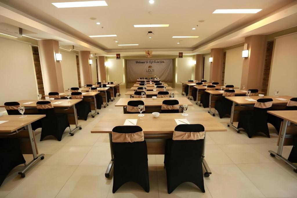 Hotel Loji 3*